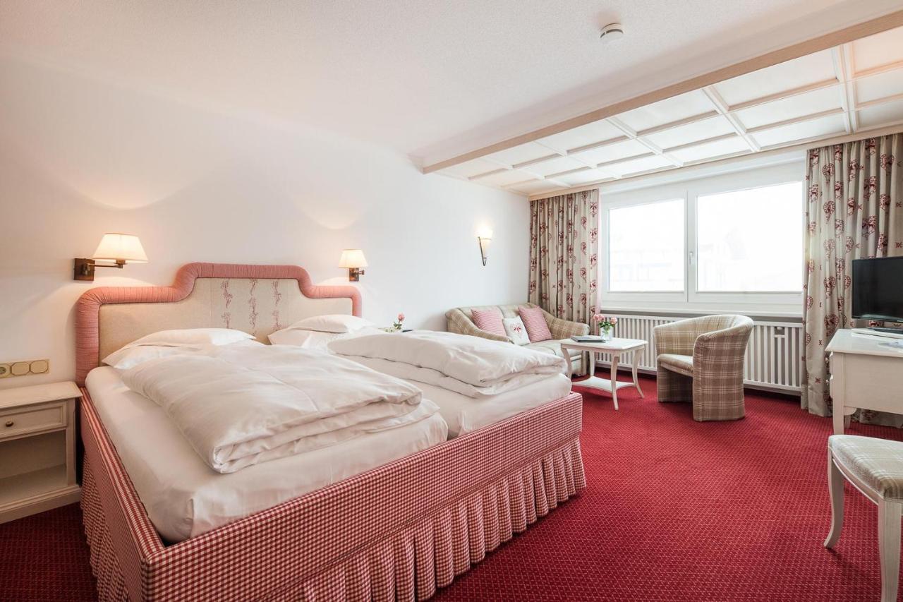 Bed & Breakfast Hotel Guggis Zürs エクステリア 写真
