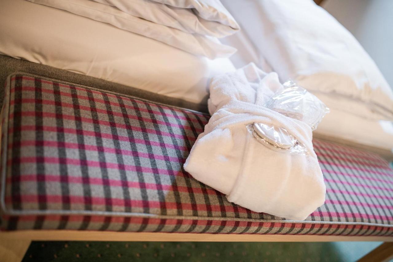 Bed & Breakfast Hotel Guggis Zürs エクステリア 写真