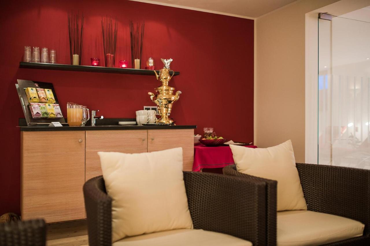 Bed & Breakfast Hotel Guggis Zürs エクステリア 写真