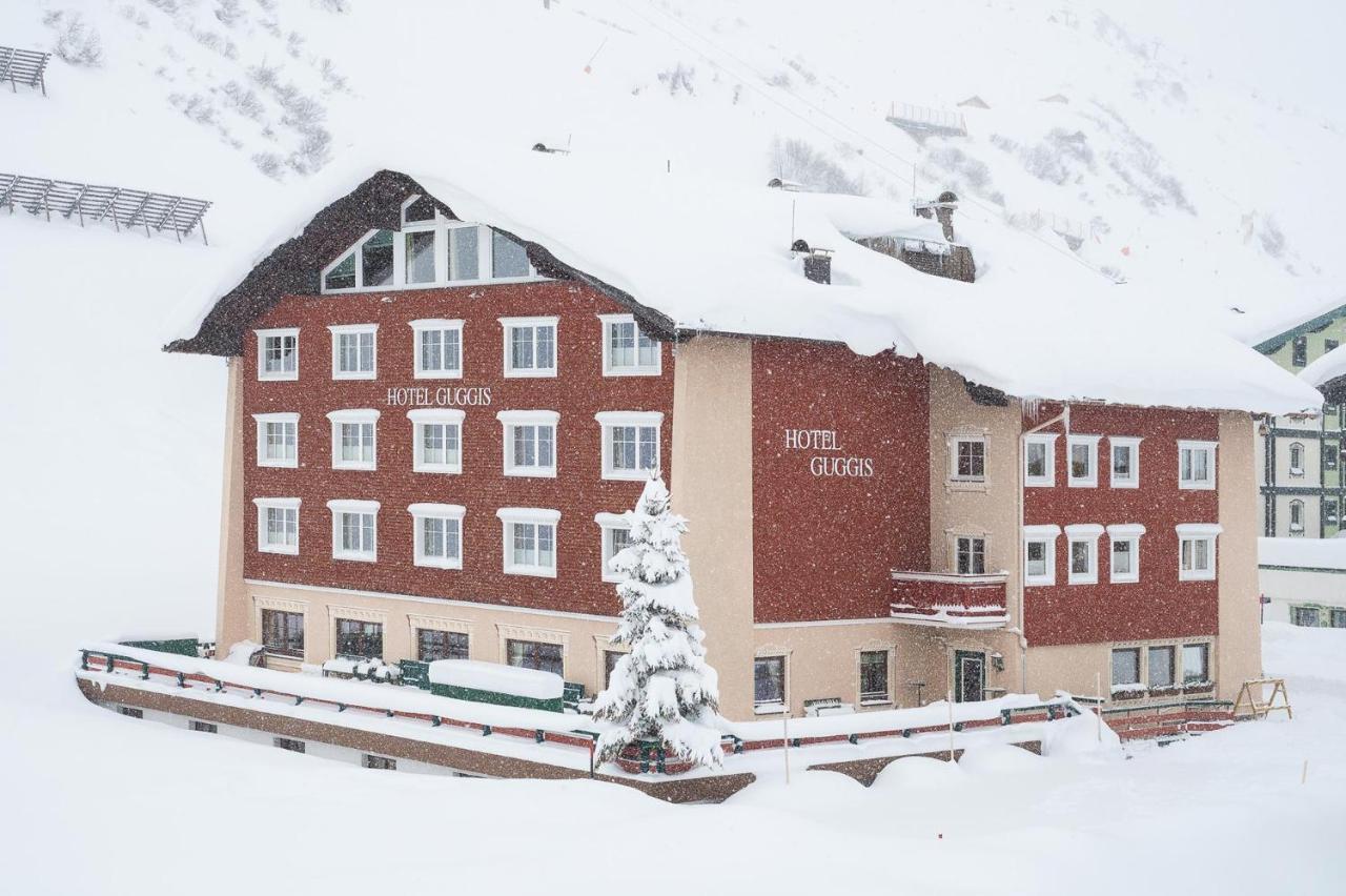 Bed & Breakfast Hotel Guggis Zürs エクステリア 写真