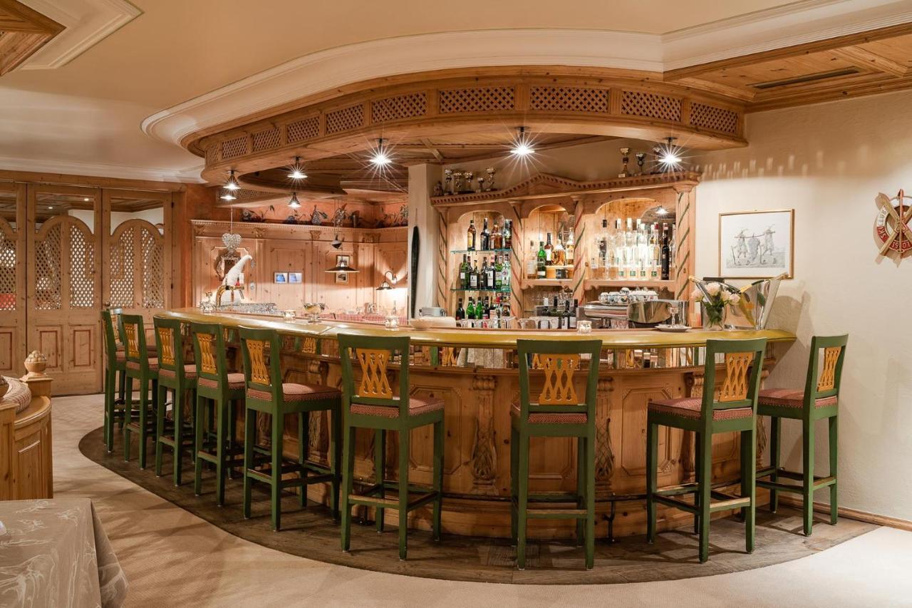 Bed & Breakfast Hotel Guggis Zürs エクステリア 写真