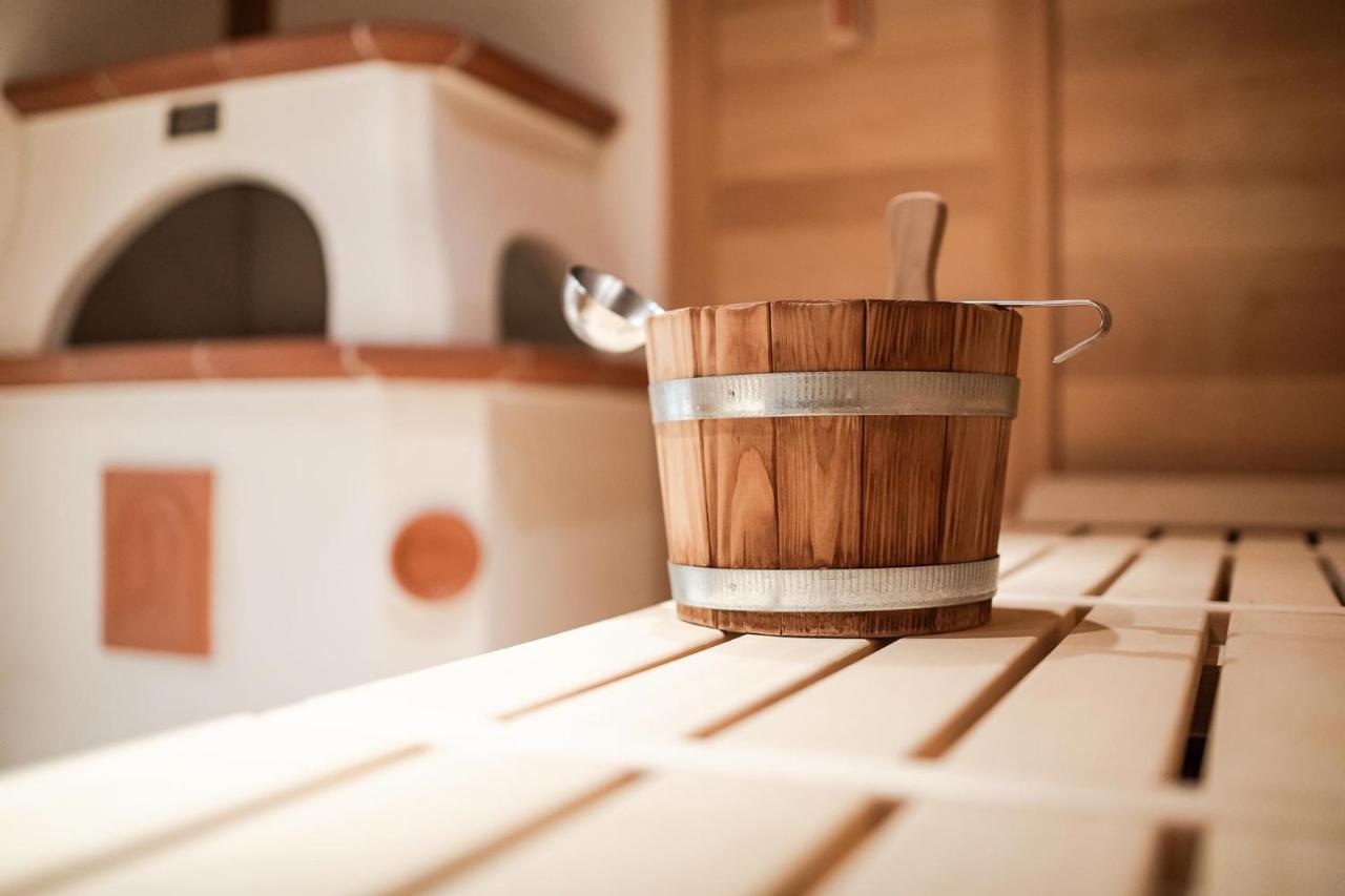 Bed & Breakfast Hotel Guggis Zürs エクステリア 写真